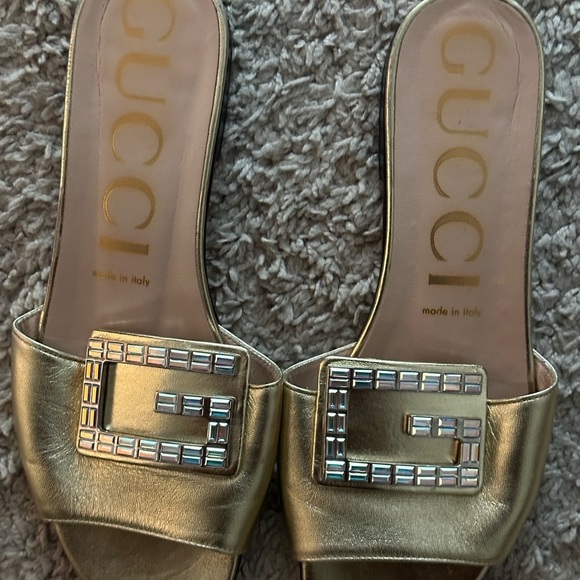 Gucci Gold Slide Sandals with Embellished Buckle - Picture 2 of 7